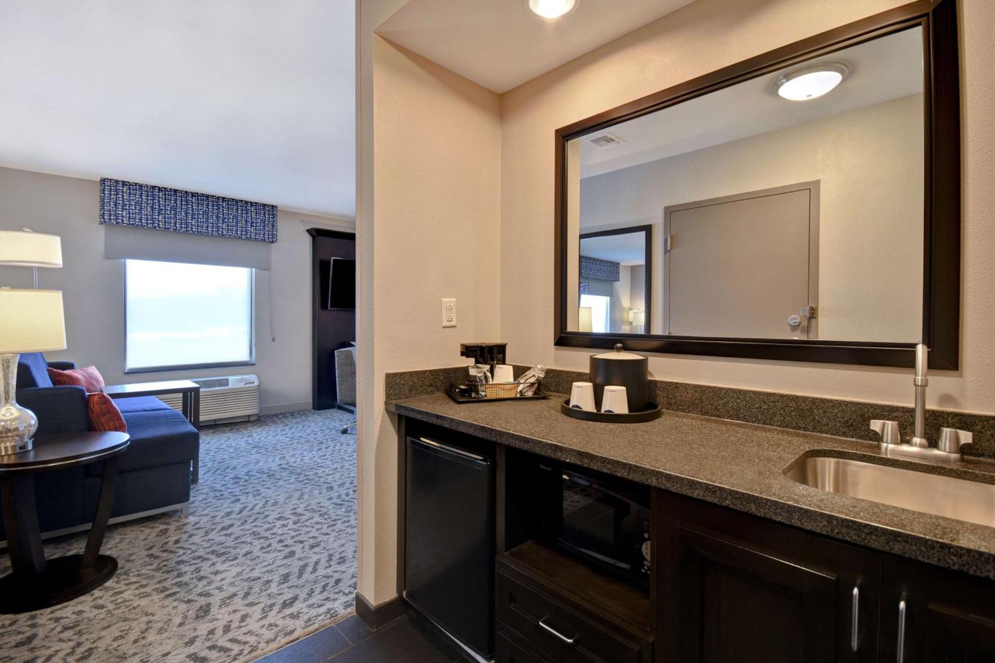 Hampton Inn & Suites Columbia South Fort Meade Area Екстериор снимка