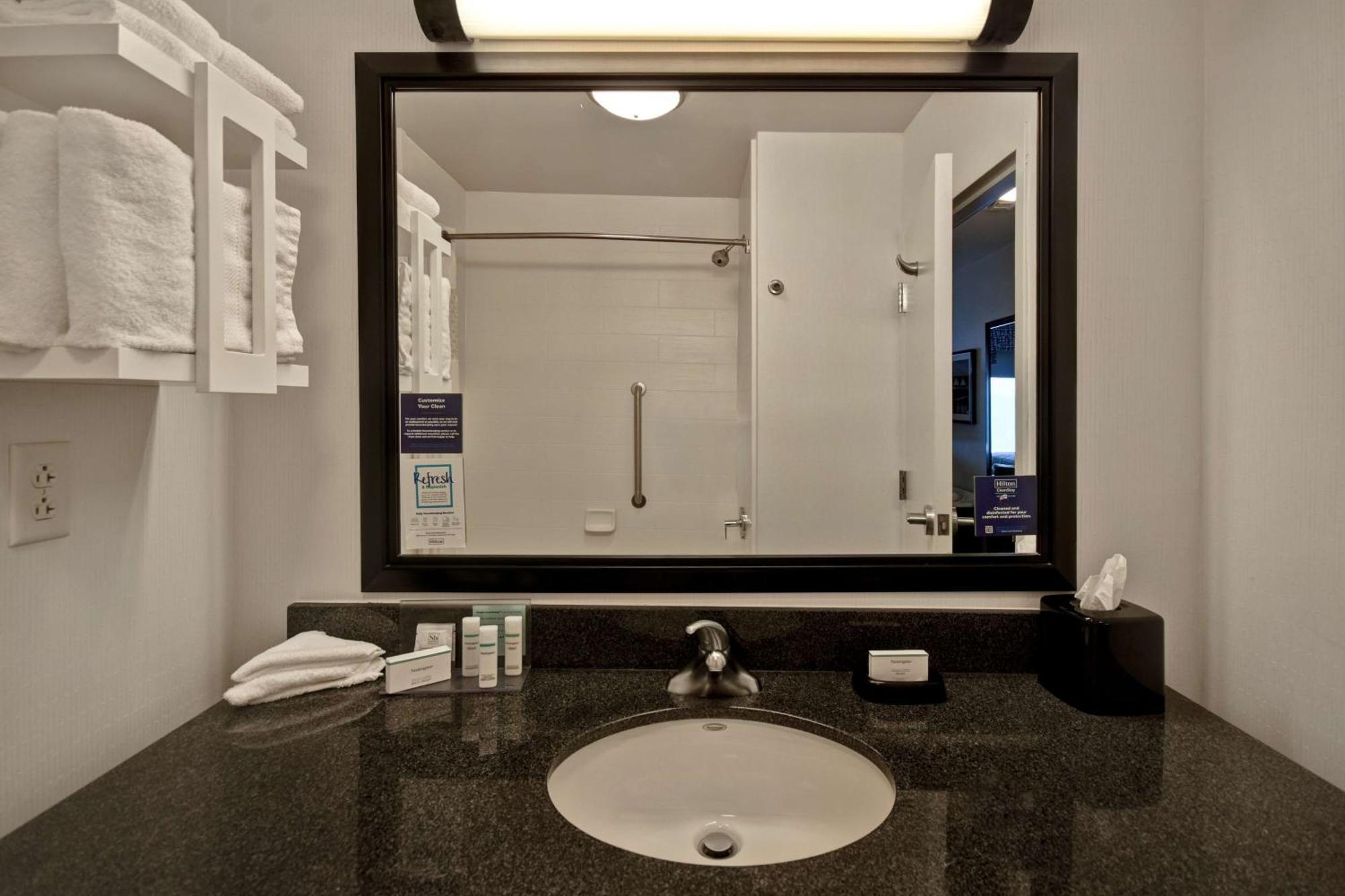Hampton Inn & Suites Columbia South Fort Meade Area Екстериор снимка